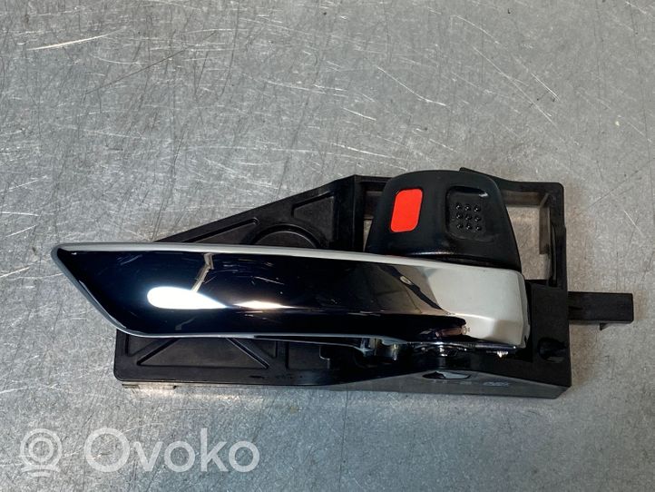 FBZ17802 Suzuki Vitara (LY) Poignée intérieure de porte arrière - Pièce  auto d'occasion en ligne à petit prix | OVOKO