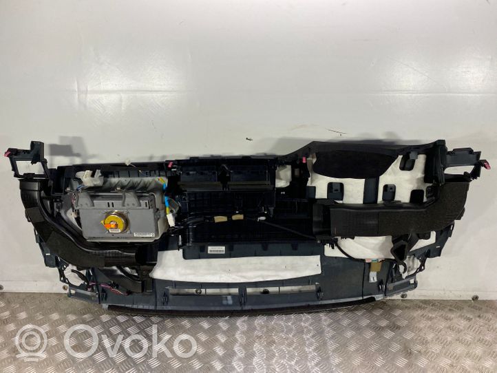 Toyota Prius (XW30) Deska rozdzielcza 5541047080