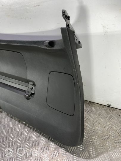 Opel Grandland X Moldura de la puerta/portón del maletero YP00036177