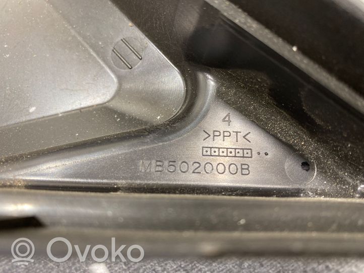 Subaru XV Skrzynka bezpieczników / Komplet 82241FJ010