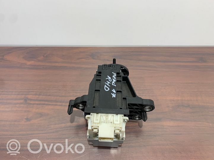 Toyota Prius (XW50) Gear shifter/selector 75G202