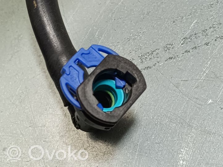 Subaru Forester SK Tuyau d'alimentation conduite de carburant 