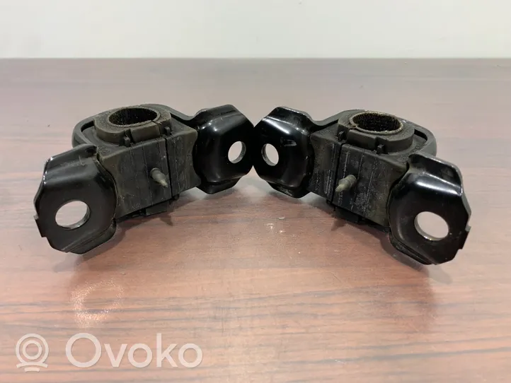 Toyota RAV 4 (XA50) Support de barre stabilisatrice arrière 