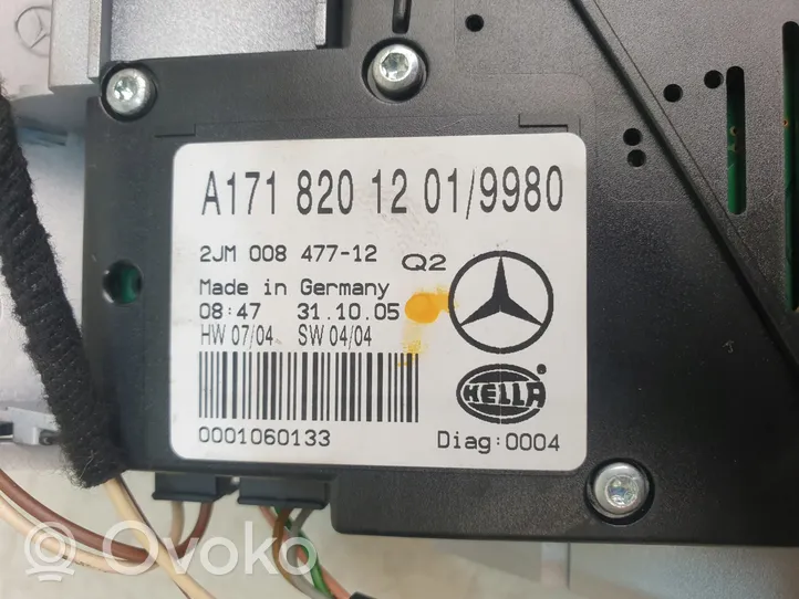 Mercedes-Benz SLK R171 Etuistuimen valo A1718201201