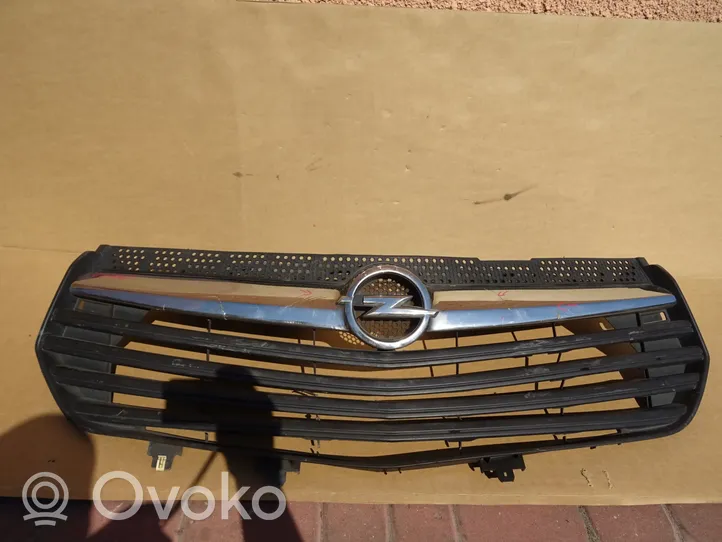 Opel Vivaro Front bumper upper radiator grill 93452299