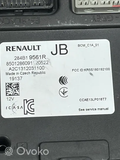 Renault Captur II Interrupteur de poignée d'ouverture de coffre arrière 284B19561R
