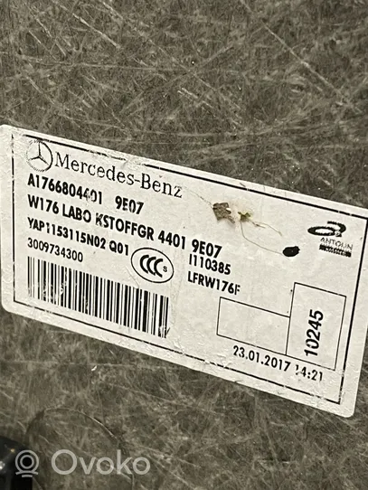 Mercedes-Benz A W176 Tavaratilan äänieriste 