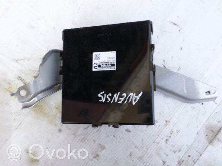 Toyota Avensis T270 Sterownik / Moduł ECU 8969005090