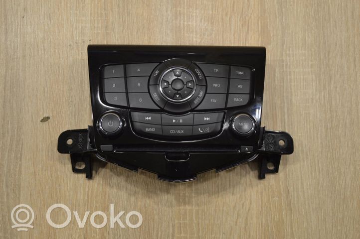 Chevrolet Cruze Tailgate/trunk/boot open switch S173