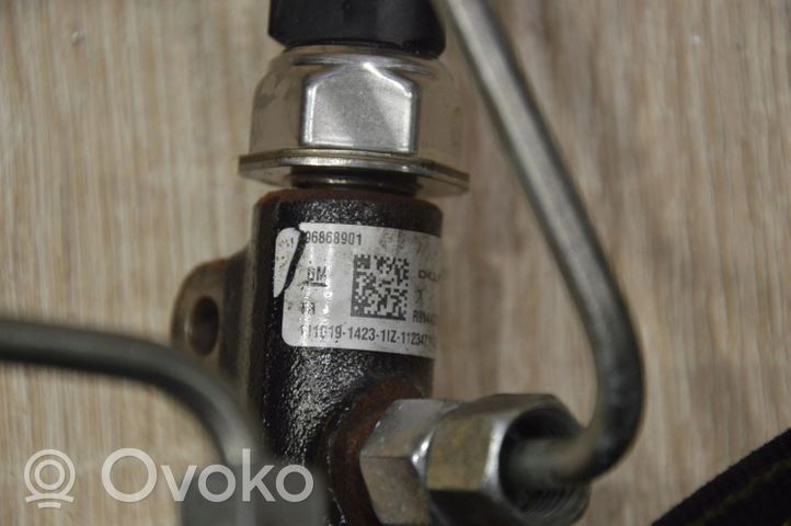 Opel Antara Fuel injector supply line/pipe 