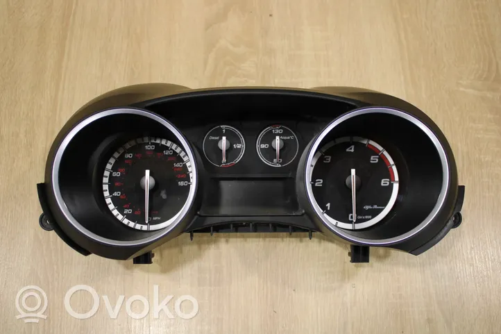 Alfa Romeo Giulietta Speedometer (instrument cluster) 