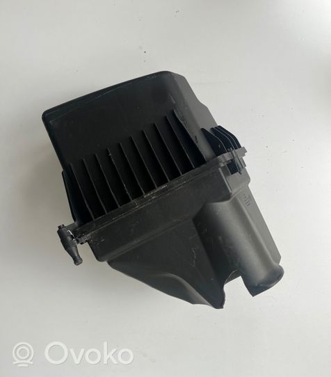 Jeep Cherokee Część rury dolotu powietrza 68240300AB