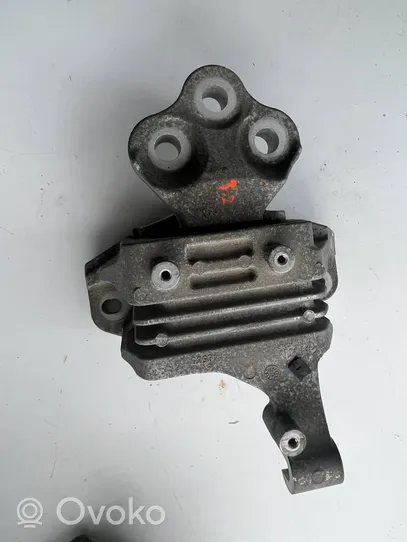 Jeep Cherokee Supporto di montaggio del motore 68270565AA