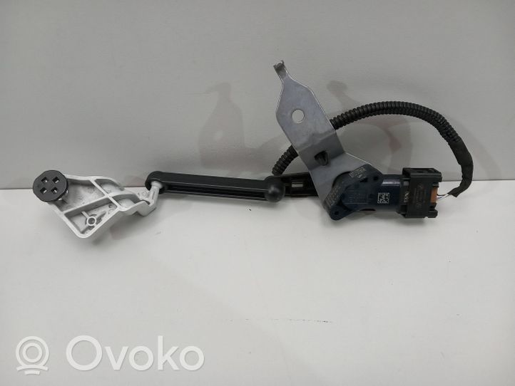 BMW 3 G20 G21 Czujnik poziomowania świateł osi tylnej 6895466