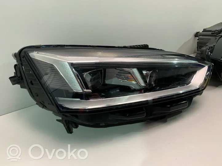 Audi A5 Lampy przednie / Komplet 8W6941035F