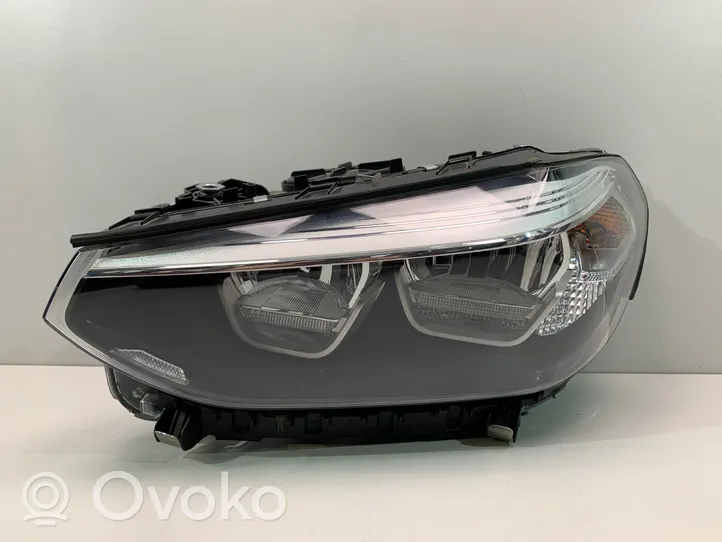 BMW X3 G01 Lampa przednia 8739641