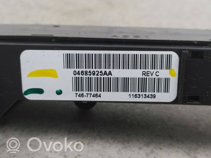 Dodge Caravan Centrinės konsolės valdymo blokas 04685925AA