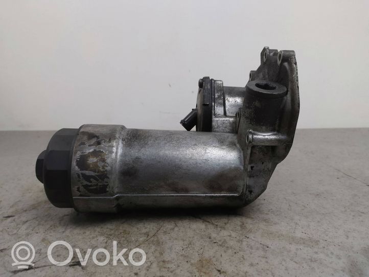 Audi A6 S6 C5 4B Supporto di montaggio del filtro dell’olio 