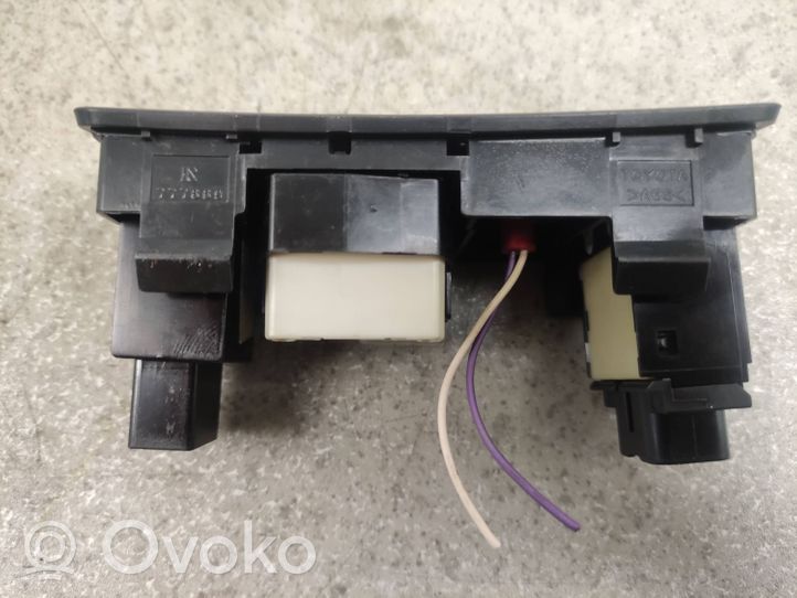 Toyota Avensis T250 Wing mirror switch 183575