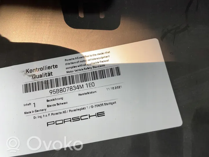 Porsche Macan Moulure inférieure de pare-chocs arrière 95B807834M