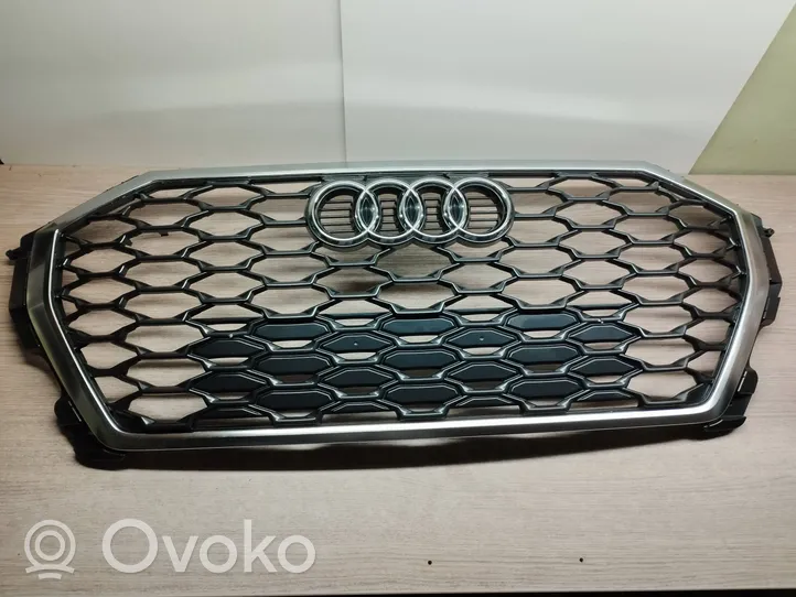 Audi Q3 F3 Grille calandre supérieure de pare-chocs avant 83F853651A