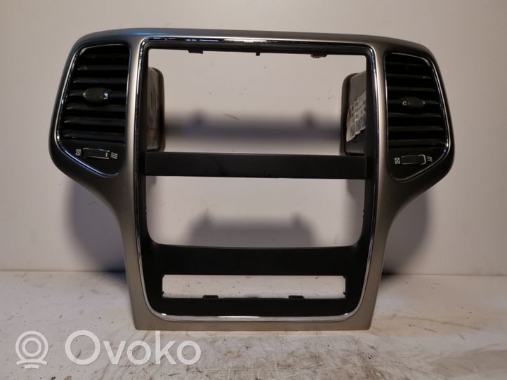 Jeep Grand Cherokee Konsola środkowa / Radio / GPS 05848330