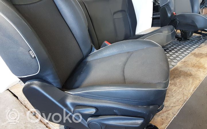 Fiat 500X Seat set 