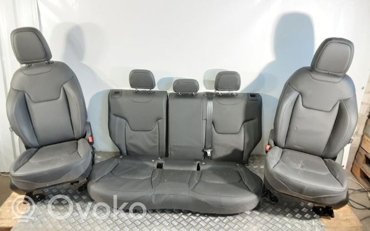 Jeep Renegade Fotele / Kanapa / Komplet 