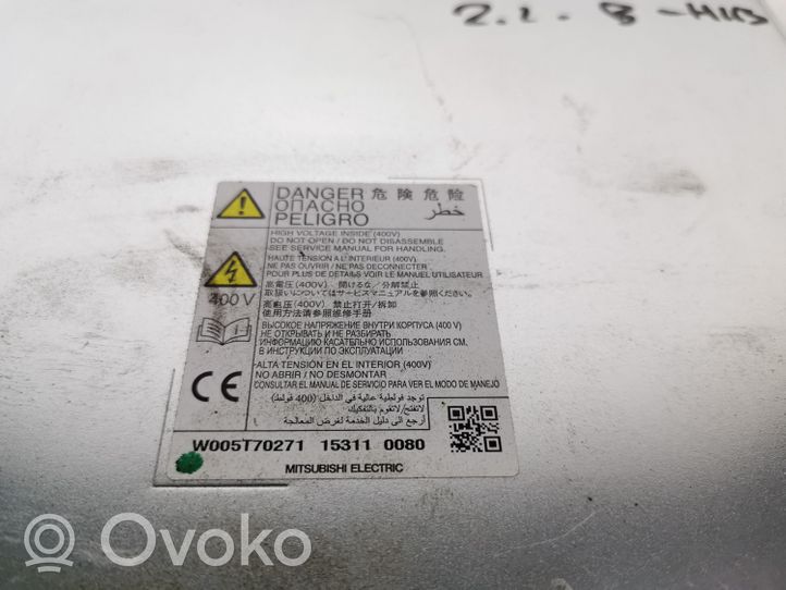 Mitsubishi Outlander Convertitore di tensione inverter W005T70271