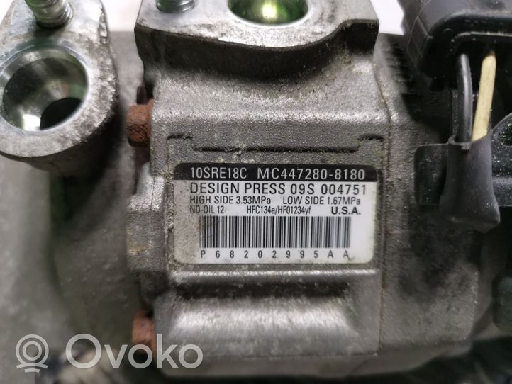 Jeep Grand Cherokee Ilmastointilaitteen kompressorin pumppu (A/C) P68202995AA