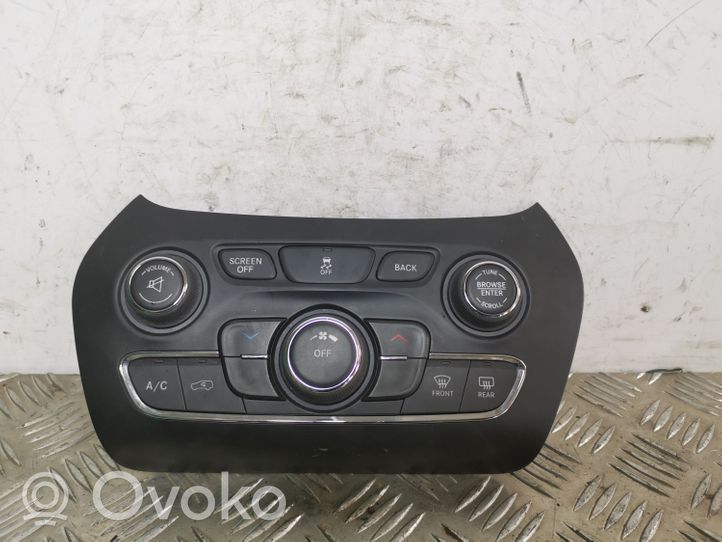 Jeep Cherokee Gaisa kondicioniera / klimata kontroles / salona apsildes vadības bloks (salonā) 68249516AA