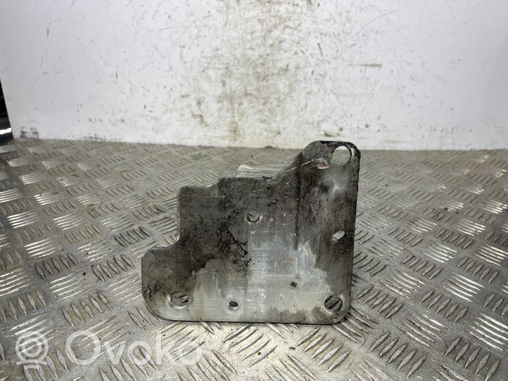 Jeep Cherokee Traversa del paraurti anteriore 68320265AA