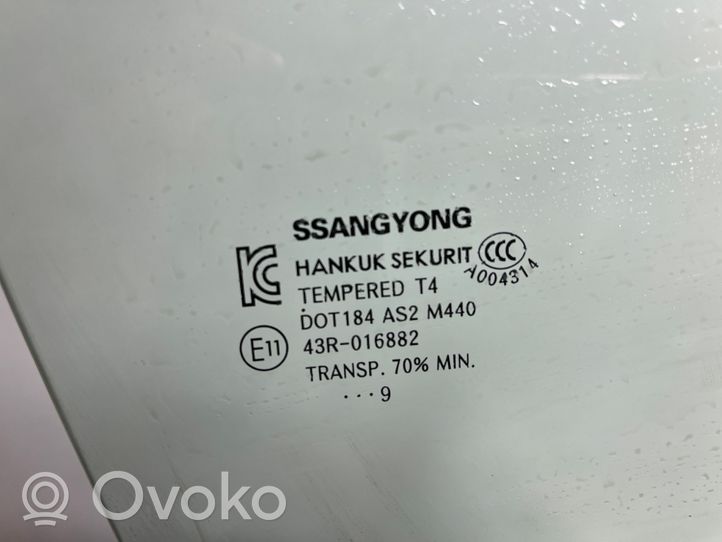 SsangYong Rexton Etuoven ikkunalasi, neliovinen malli 