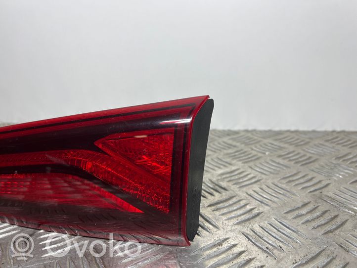 Hyundai Kona I Lampy tylnej klapy bagażnika 92404J90