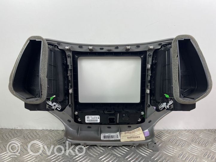 Jeep Cherokee Konsola środkowa / Radio / GPS 