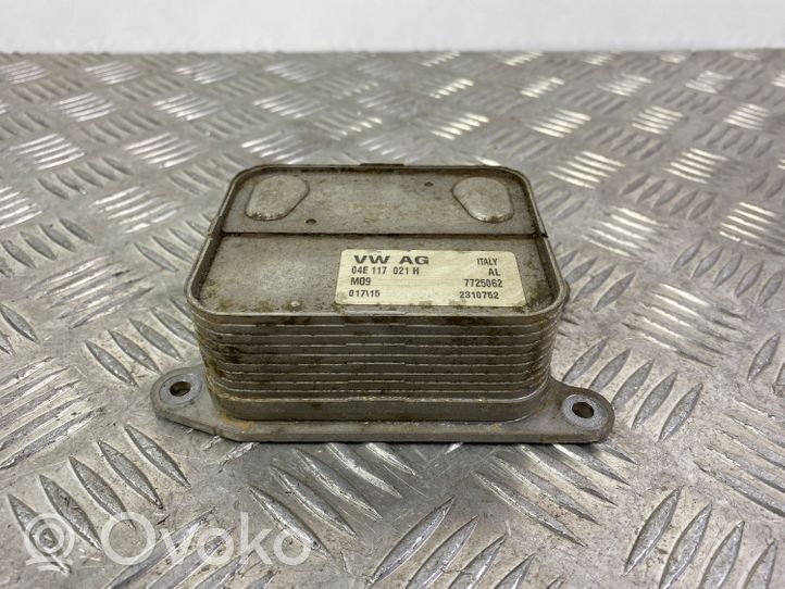 Volkswagen Tiguan Engine oil radiator 04E117021H