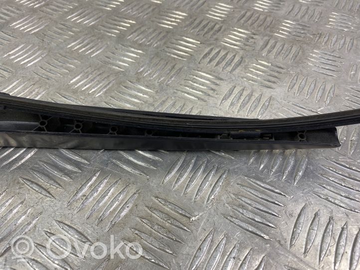 KIA Sorento Rear wiper blade arm 