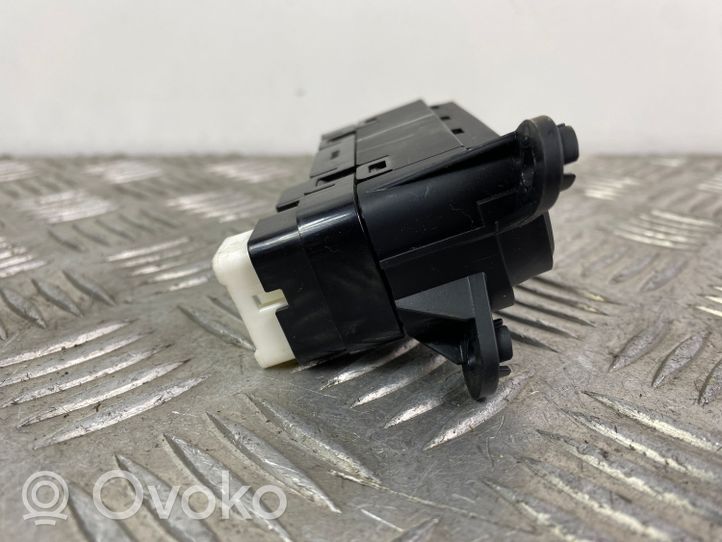 KIA Sorento Schalter Tankdeckel Tankklappe Tankentriegelung 299144528