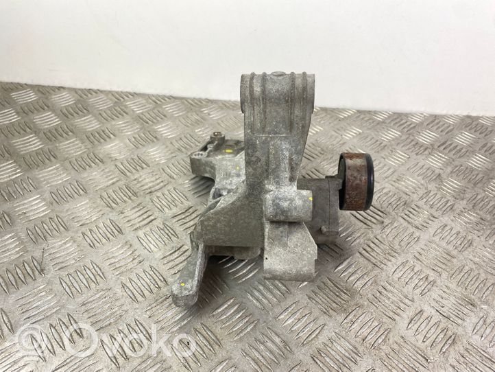 Hyundai Santa Fe Generator/alternator bracket 