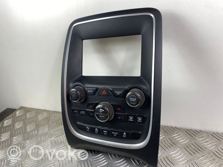 Dodge Durango Mascherina unità principale autoradio/GPS P68405346AA