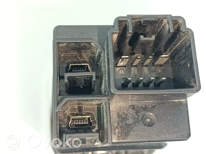 Jeep Compass USB valdymo blokas 53249959