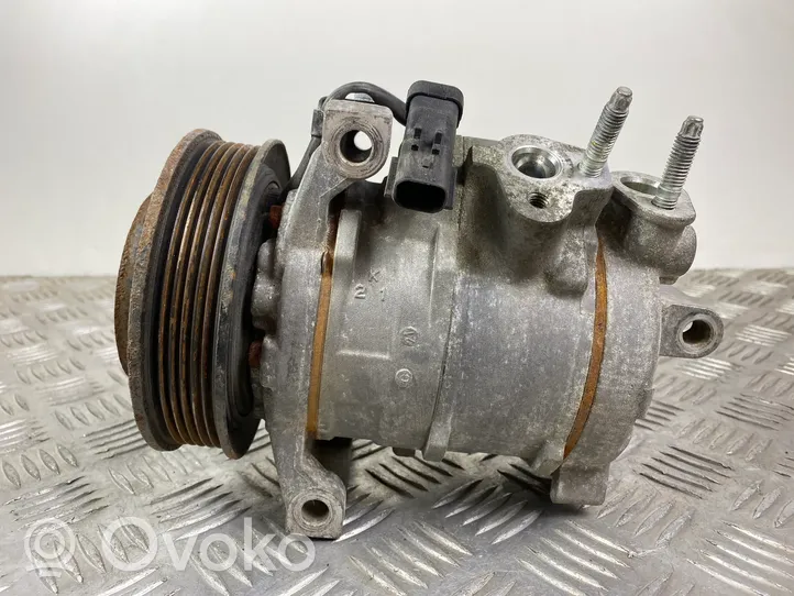 Jeep Grand Cherokee Ilmastointilaitteen kompressorin pumppu (A/C) P68202994AA