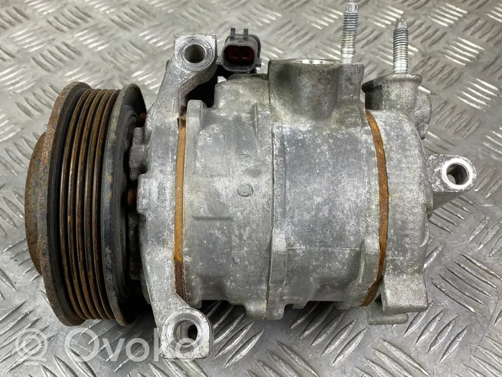 Jeep Grand Cherokee Ilmastointilaitteen kompressorin pumppu (A/C) P68202994AA