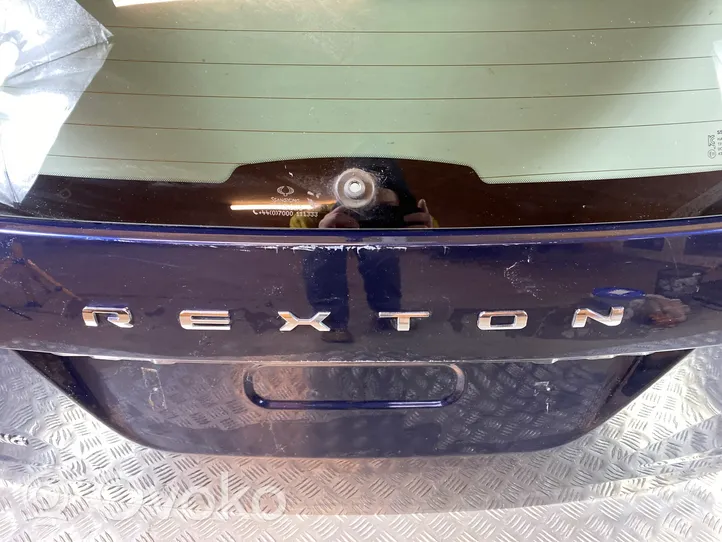 SsangYong Rexton Takaluukun/tavaratilan kansi 