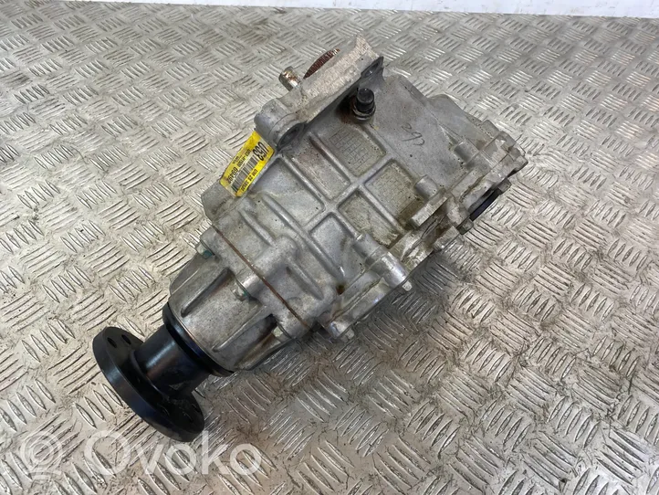 KIA Sorento Carcasa de la caja de transferencia 473003B530