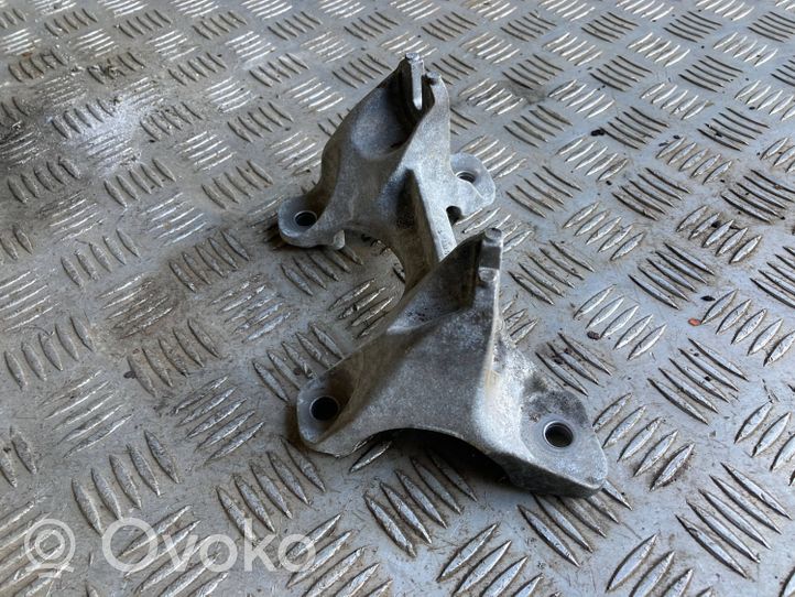 BMW 4 F32 F33 Supporto di montaggio scatola del cambio 6796613