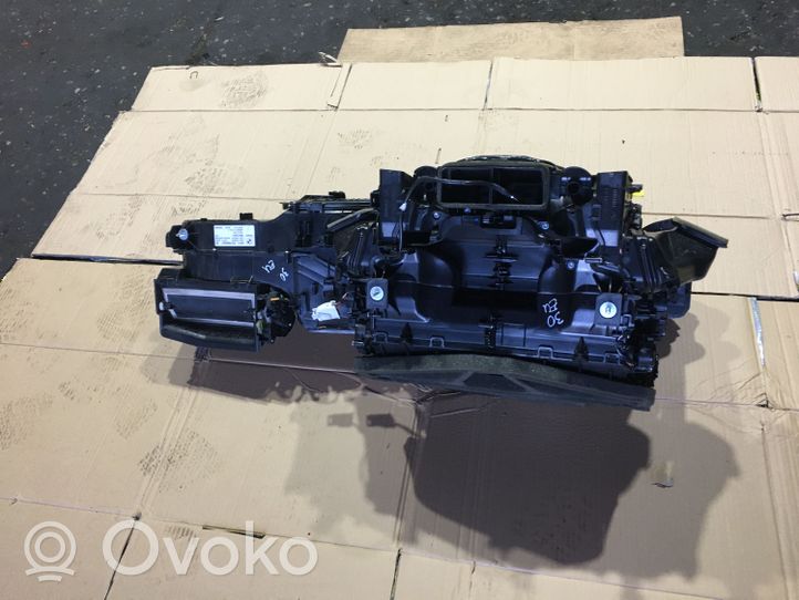 BMW 5 G30 G31 Salono oro mazgo komplektas 2502447