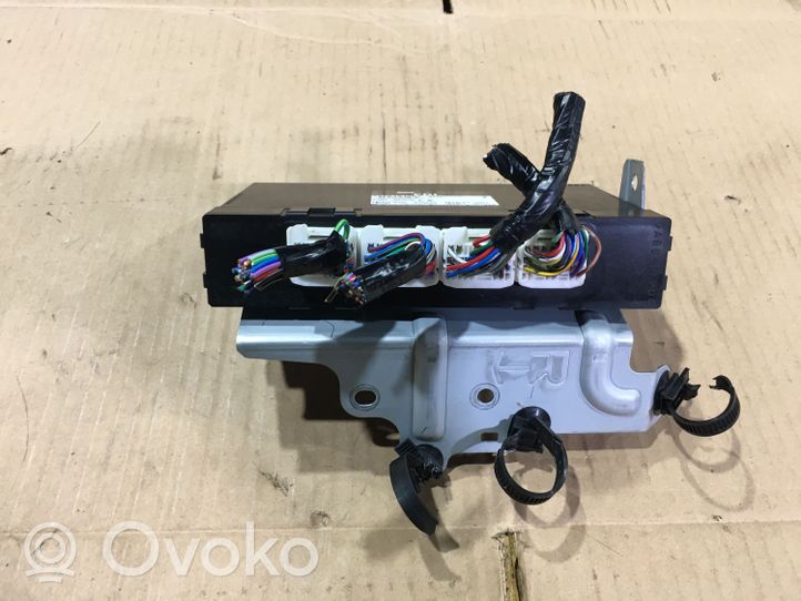 Subaru Outback Module confort 88281AJ301