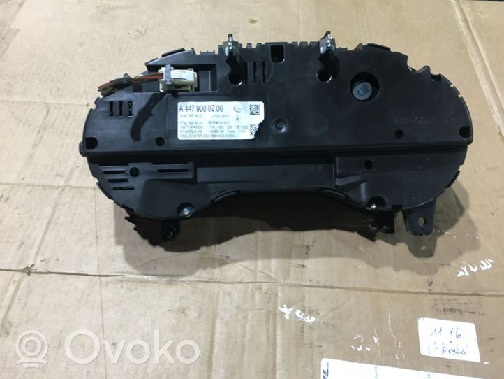 Mercedes-Benz Vito Viano W447 Tachimetro (quadro strumenti) A4479008206