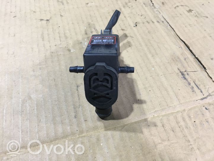 Hyundai Santa Fe Tuulilasi tuulilasinpesimen pumppu 985102J000